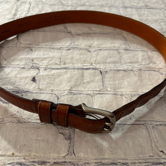 ABERCROMBIE & FITCH CARMEL BROWN LEATHER SILVER TONE DOUBLE PRONG BELT SIZE MED - Picture 8 of 8